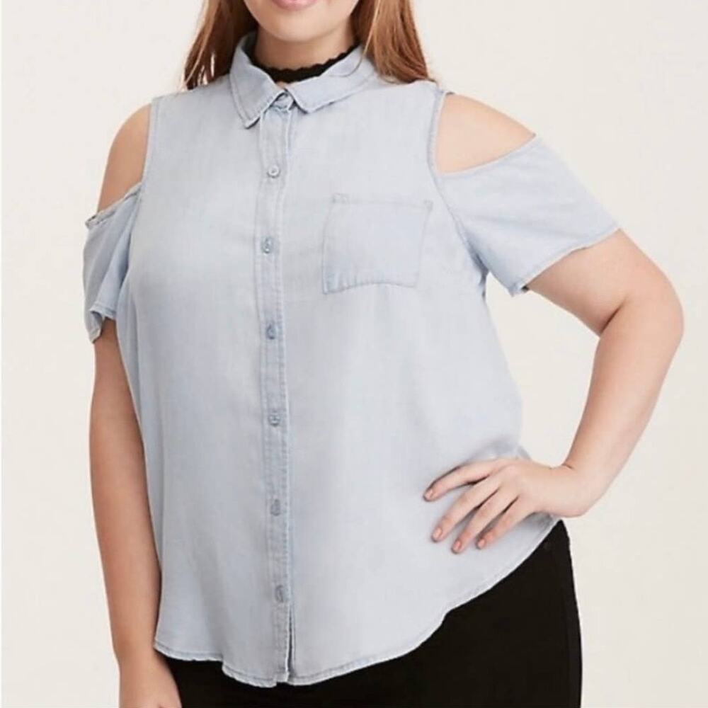 TORRID Light Wash Denim Cold Shoulder Button Down Blouse Womens Plus Size 1